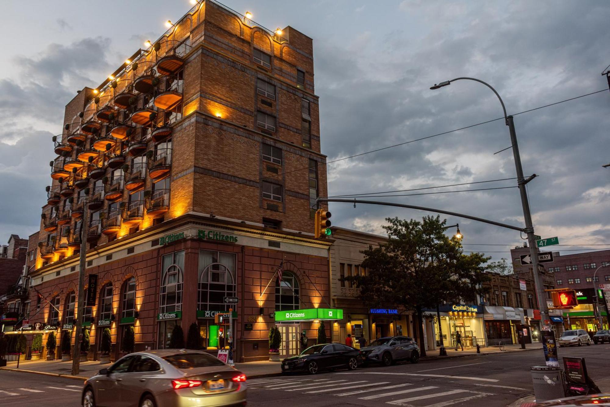 The Avenue Plaza Hotel New York Exterior photo